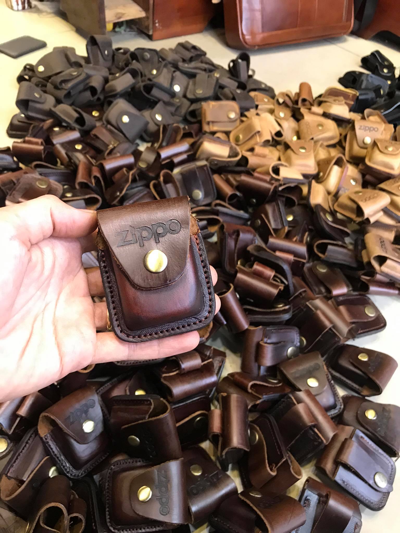 Bao Da đựng zippo đeo thắt lưng màu đen