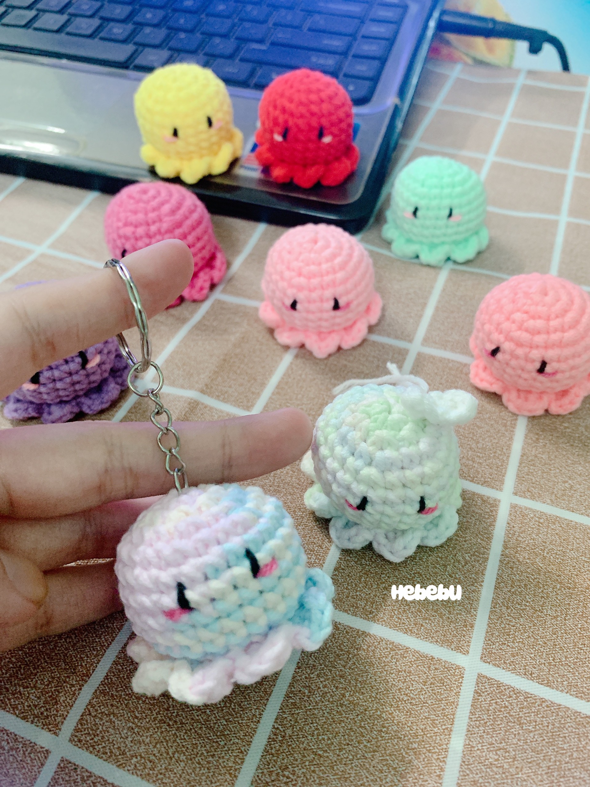 Móc khóa bạch tuộc bằng len handmade Cute Hebebu