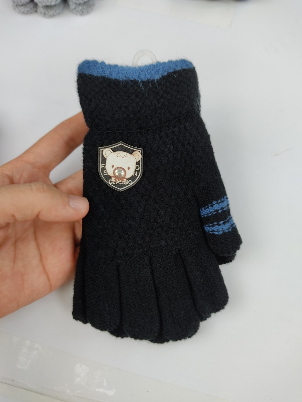 Găng tay len bé trai (1đôi) size từ 3-6 tuổi