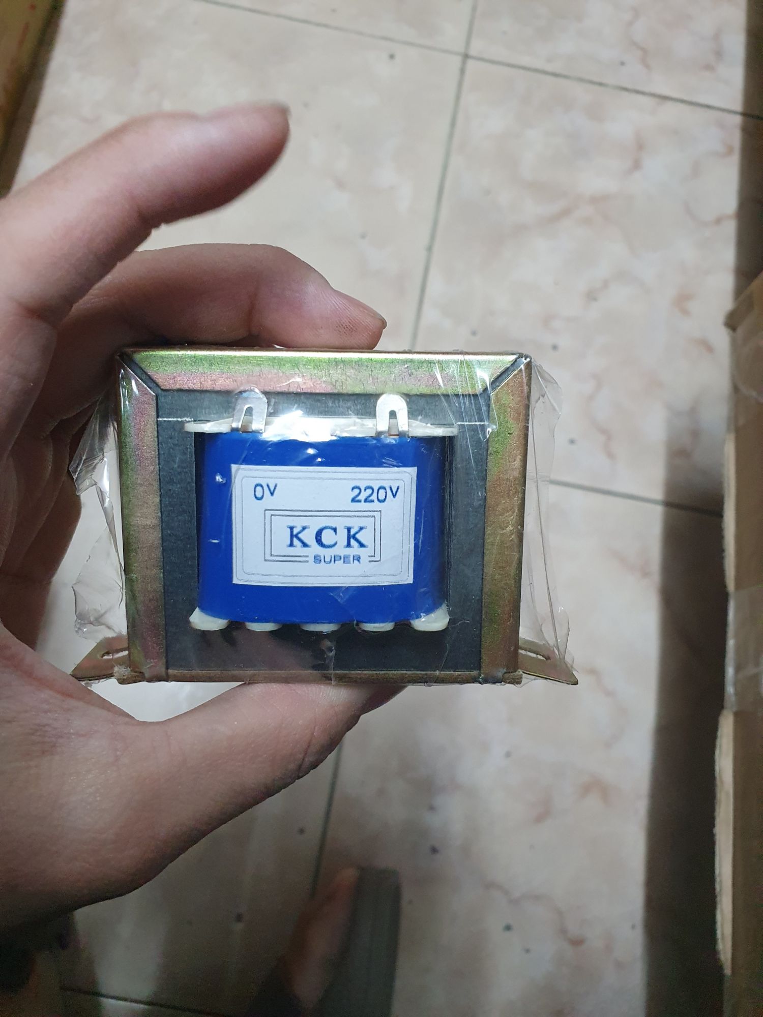 biến áp 3A đổi điện 220v ra 100v 110v