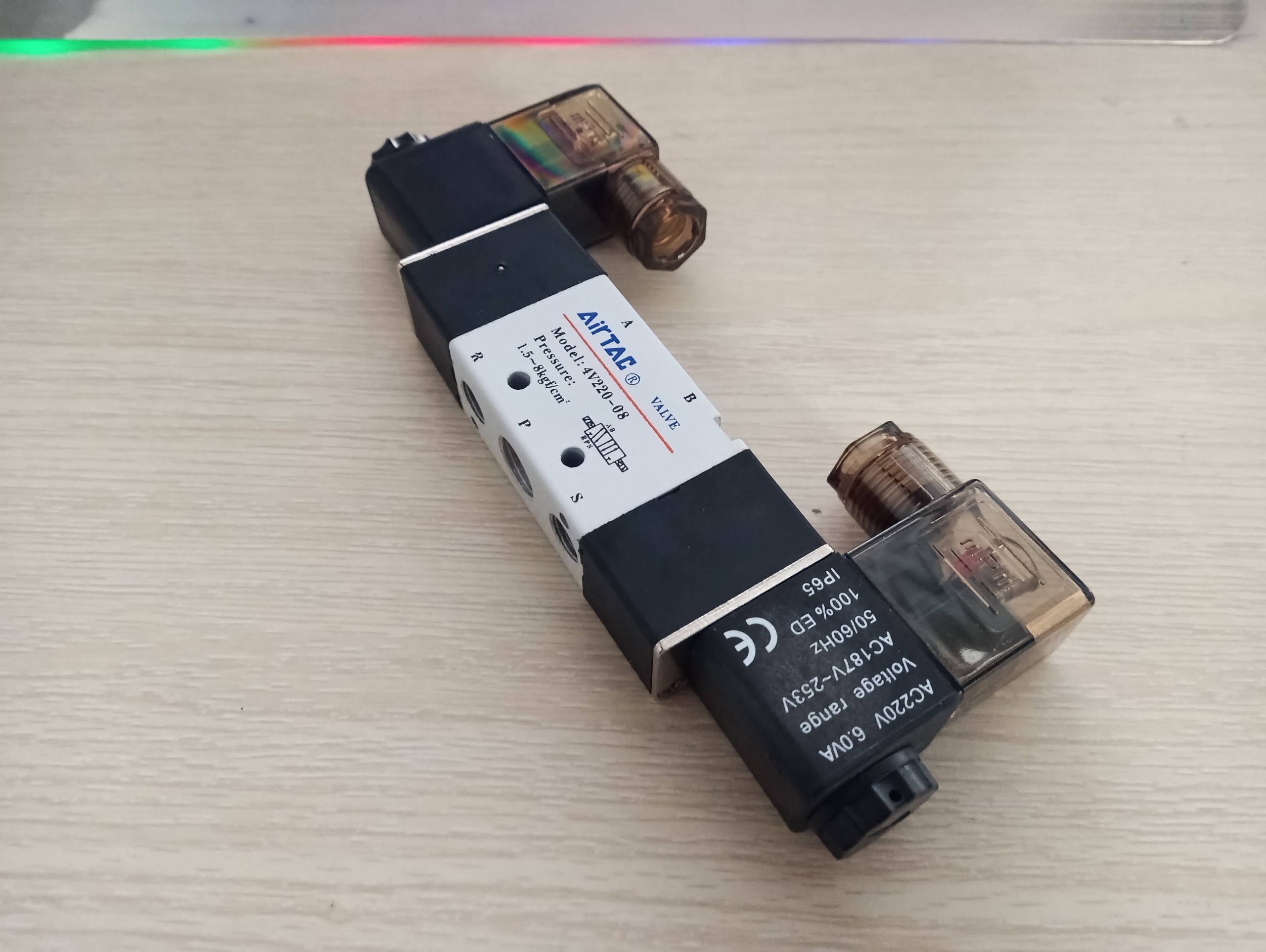 Van Điện Từ Khí Nén AIRTAC 4V220-08 (Van Khí Nén 5/2, 2 Đầu Coil)