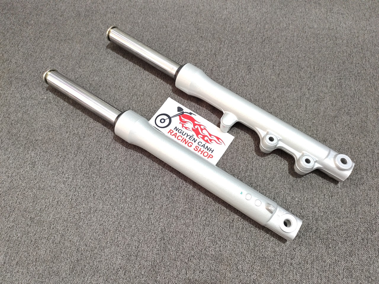 cặp giảm sóc trước xe sport,phuộc nhún xì po,phuộc xipo,nhún êm,chất lượng,an toàn,mua ngay