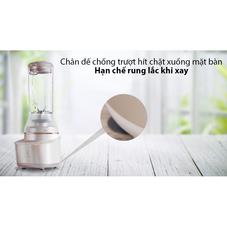 Máy Xay Sinh Tố Electrolux E7CB1-86SM (Giá áp dụng giao tại HN, HCM& các tỉnh liên hệ shop)