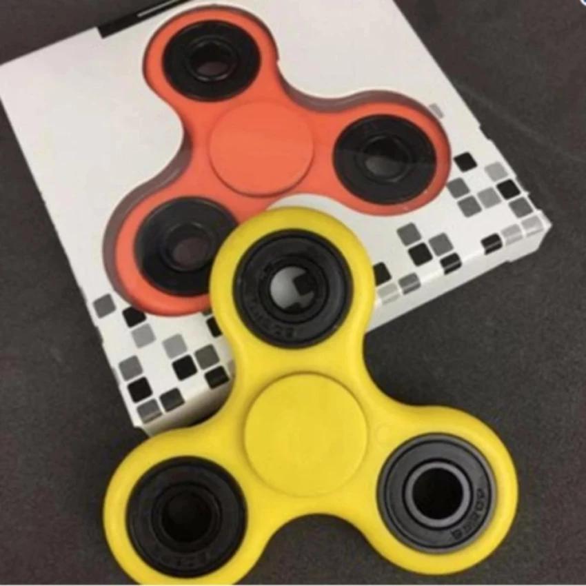 Con Quay Giải Trí 3 cánh Fidget Spinner (nhiều màu sắc)