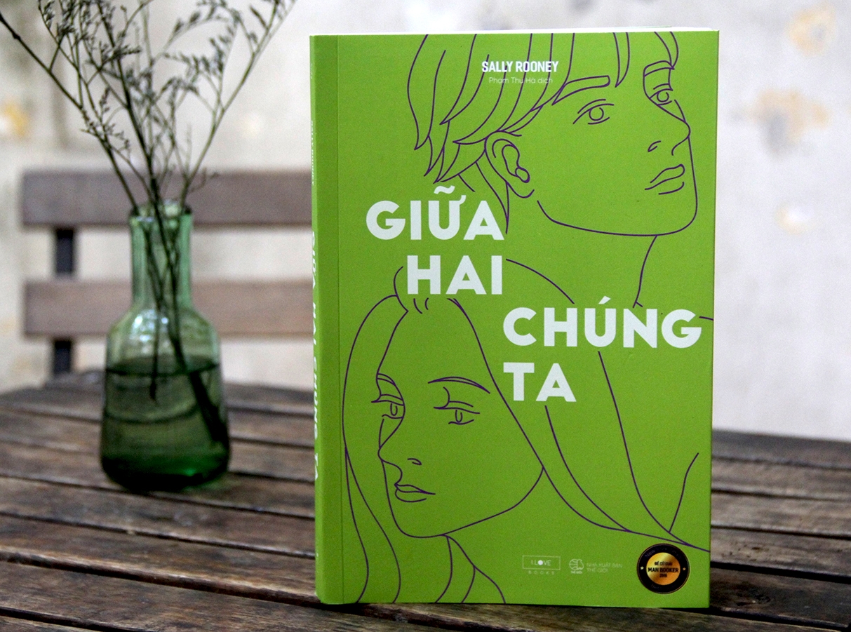 Fahasa - Giữa Hai Chúng Ta