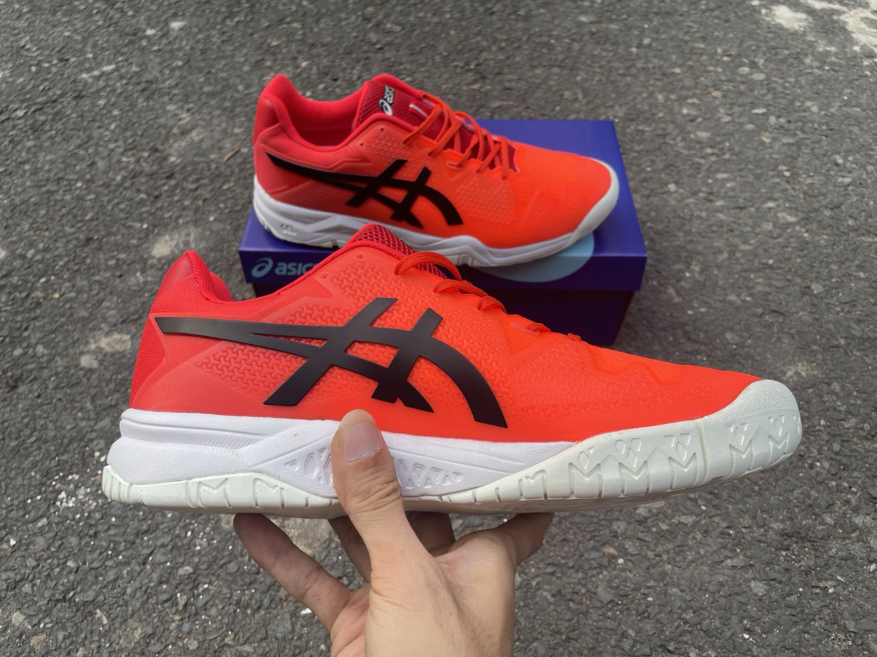 Giày thể thao ASICS chuyên tennis