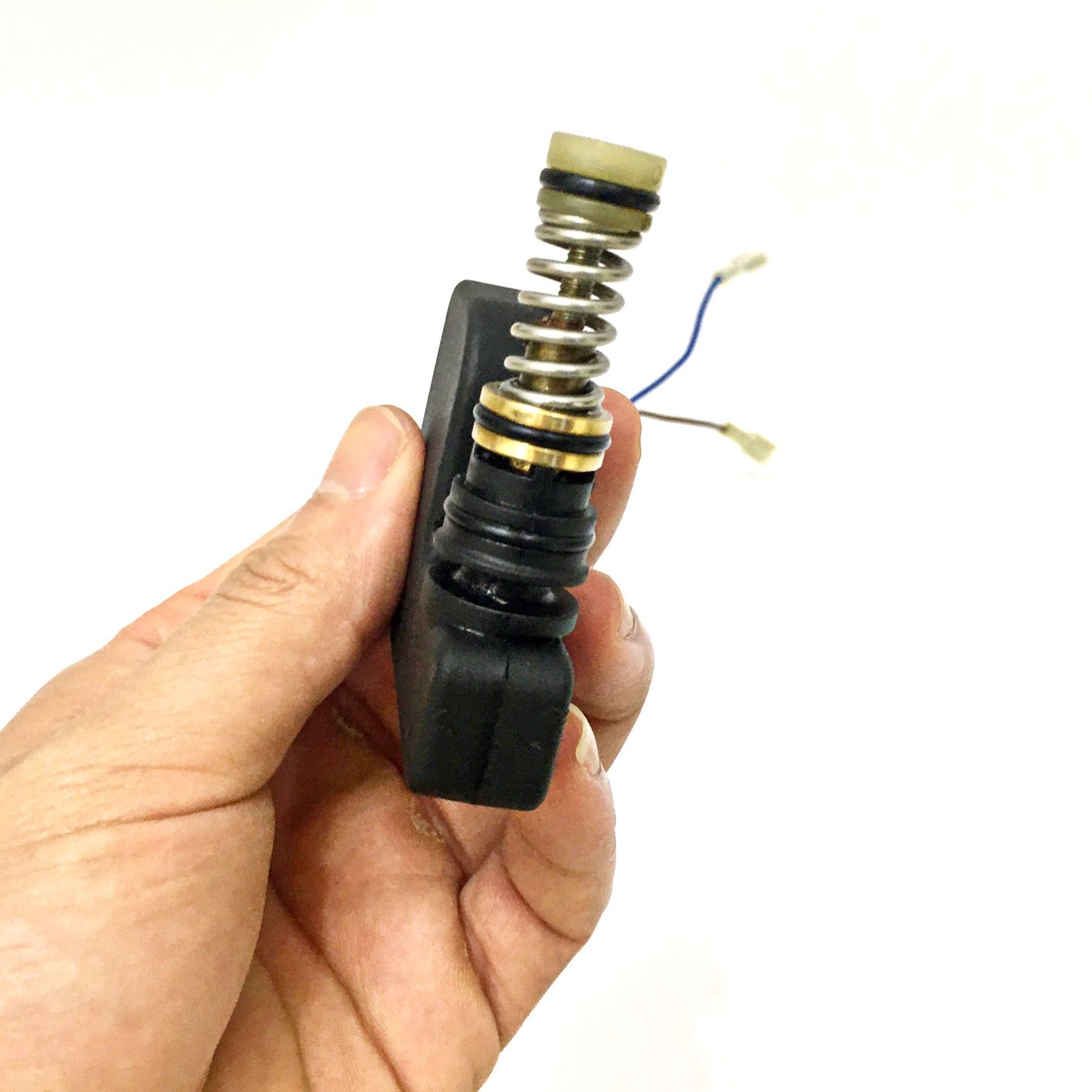 Rơ le tự ngắt cho máy xịt rửa xe mini