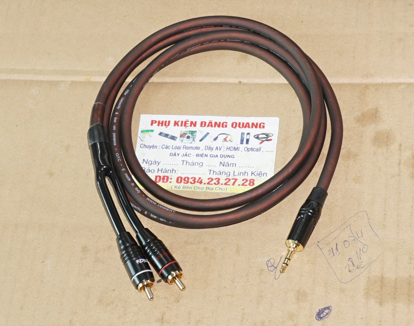 jack av 3.5 ly ra 2 bông sen loại tốt 3m ( dây italy , jack nakamichi )
