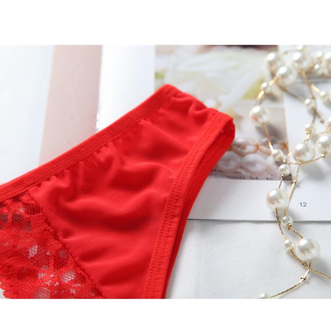 Quần Lót Lọt Khe Điệu Đà Hấp Dẫn (Màu đỏ)
