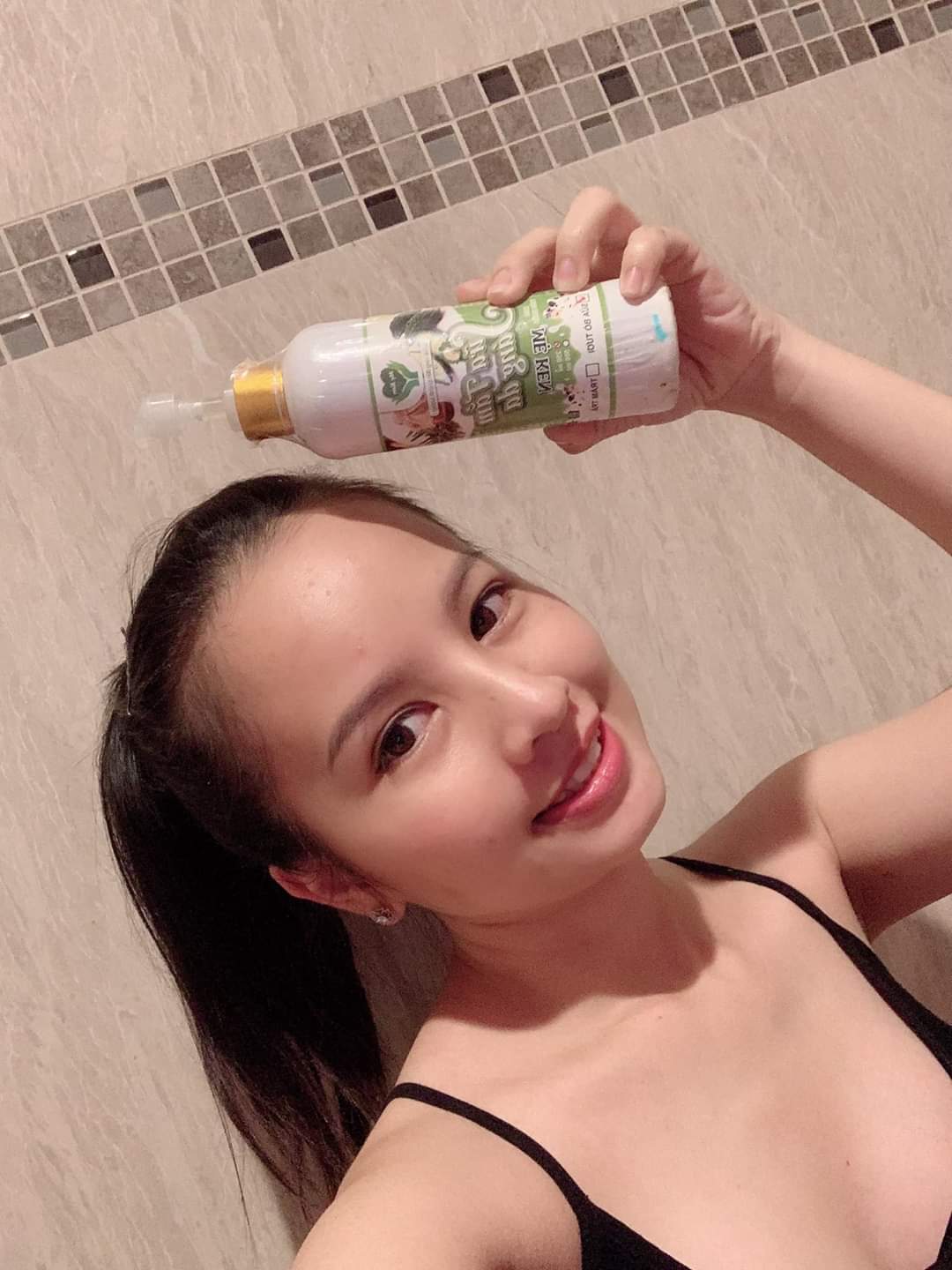 [HCM]SỮA TẮM SÁNG DA MẸ KEN- Chai 500ml