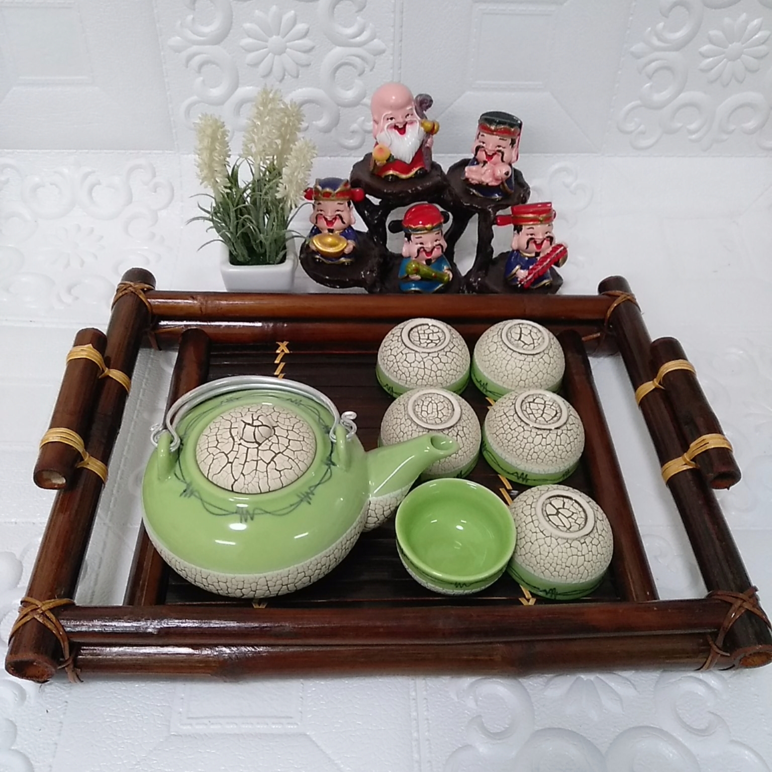 Bộ ấm chén men rạn Bát Tràng RT3 kèm khay tre cao cấp