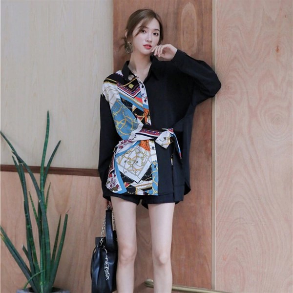 Sơ mi đen hoạ tiết 1 vạt cột dây S
