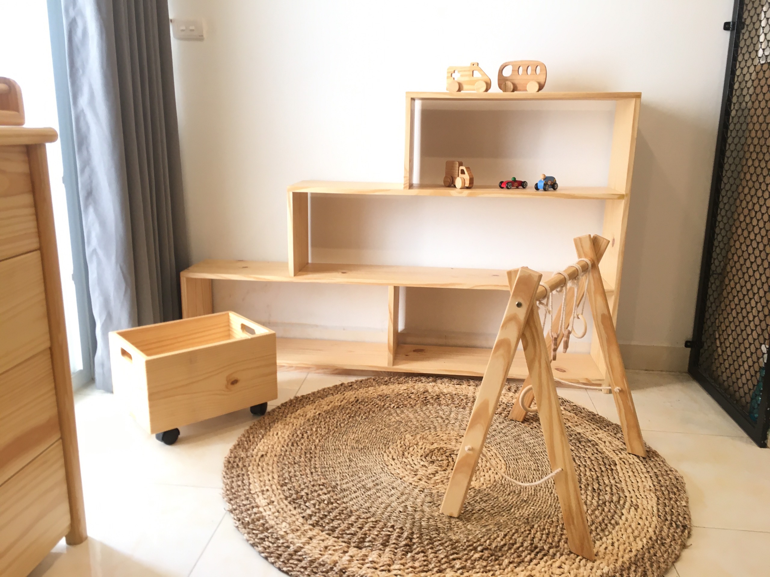 Kệ để đồ chơi và sách