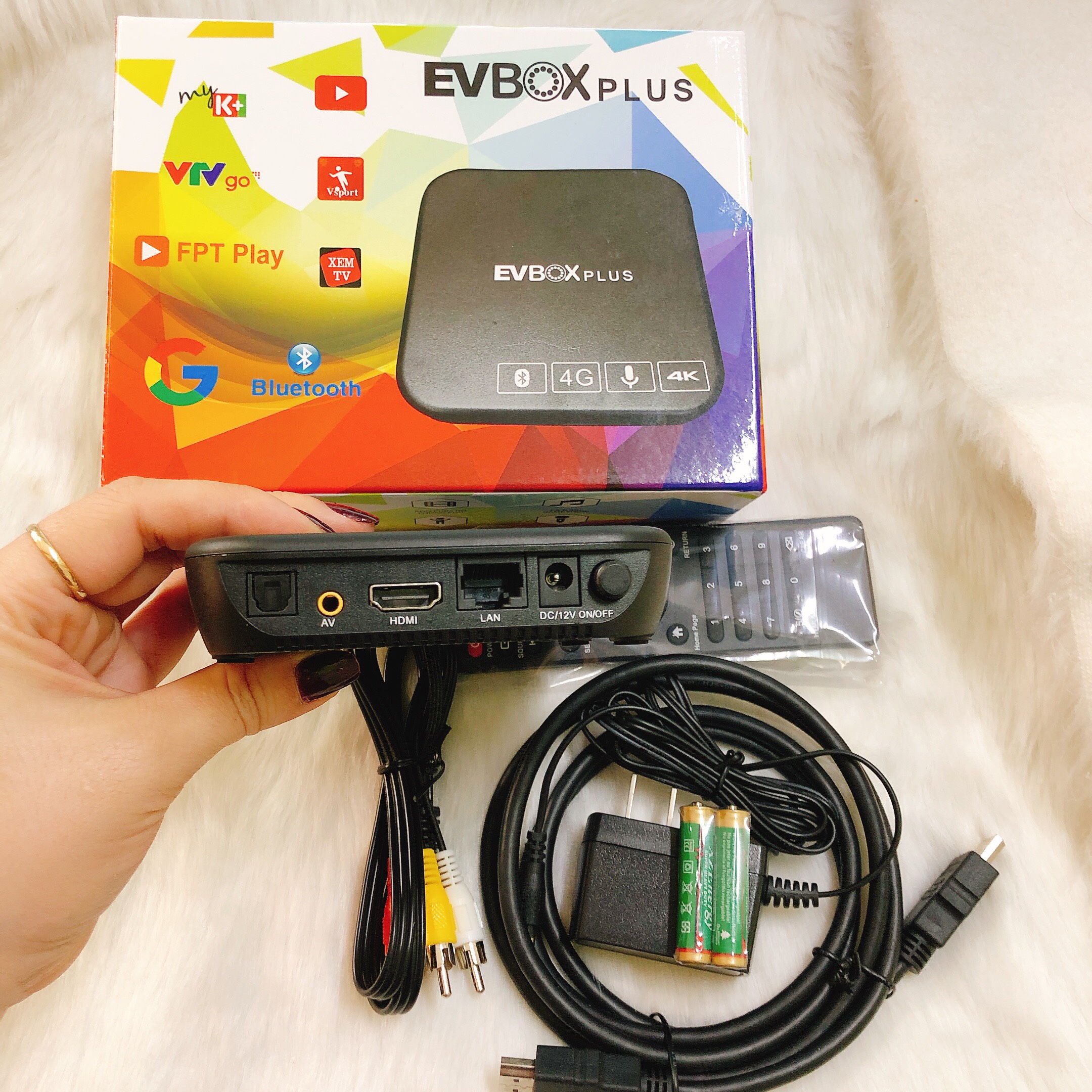 Android TV Box EVBOX Plus chuẩn 4K - Ram 4G Rom 32G Kết nối Bluetooth