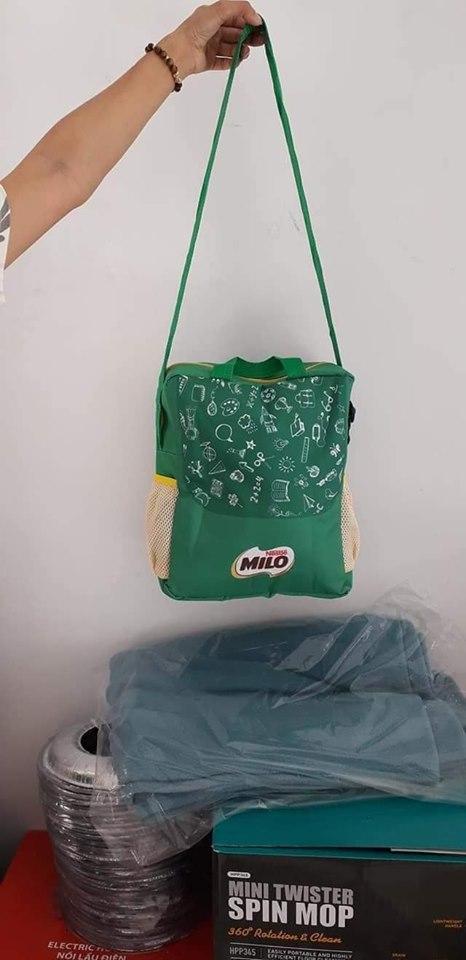 Túi đeo chéo milo kích thước 31x25x10cm