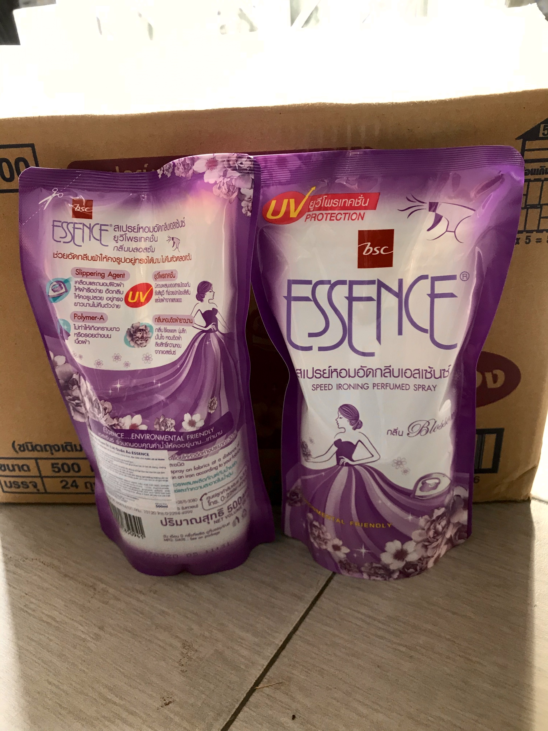 [HCM]Xịt ủi quần áo Essence bịch 500ml Thailand