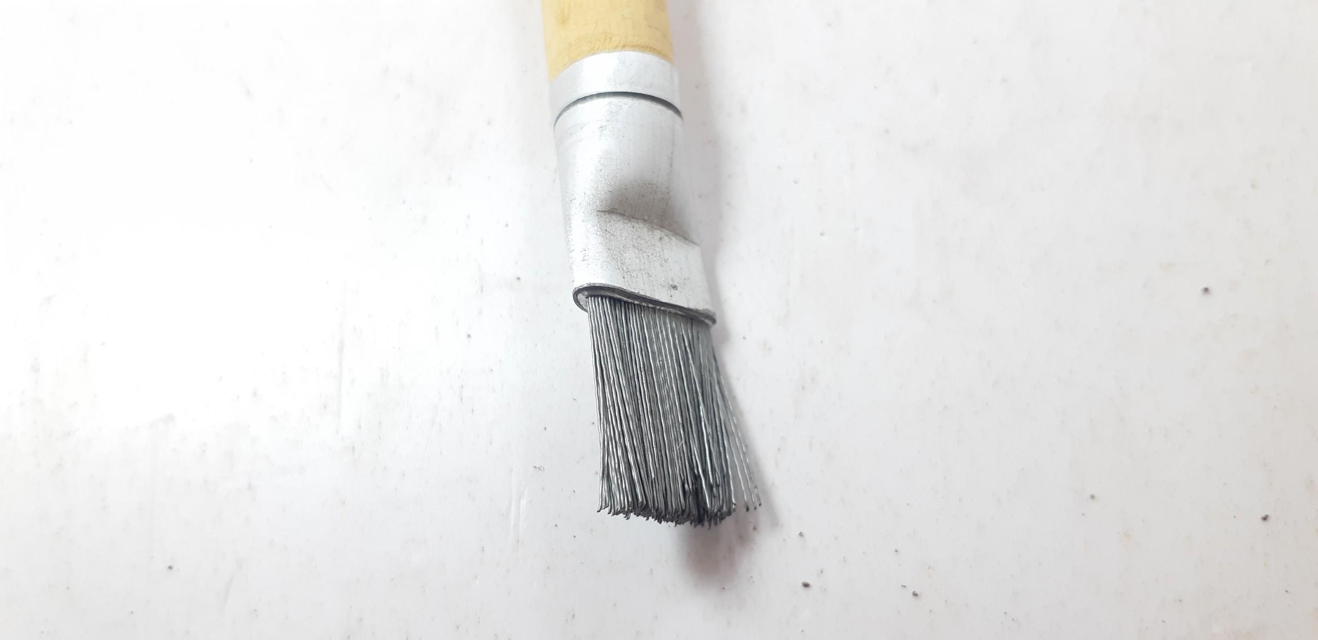 Cọ Sắt Cán Gỗ 3 Cây