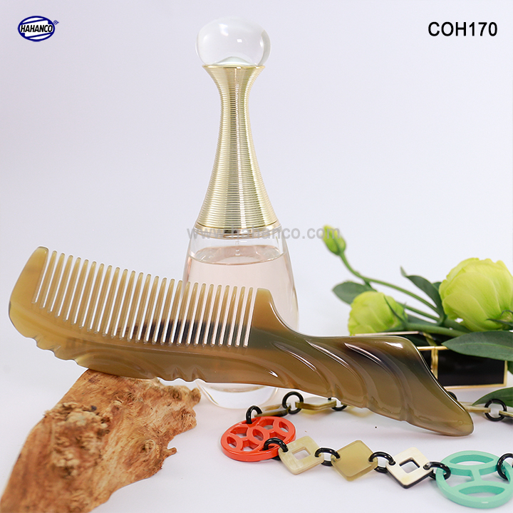 Lược sừng xuất Nhật (Size: L - 20cm) Đuôi cá Koi - COH170