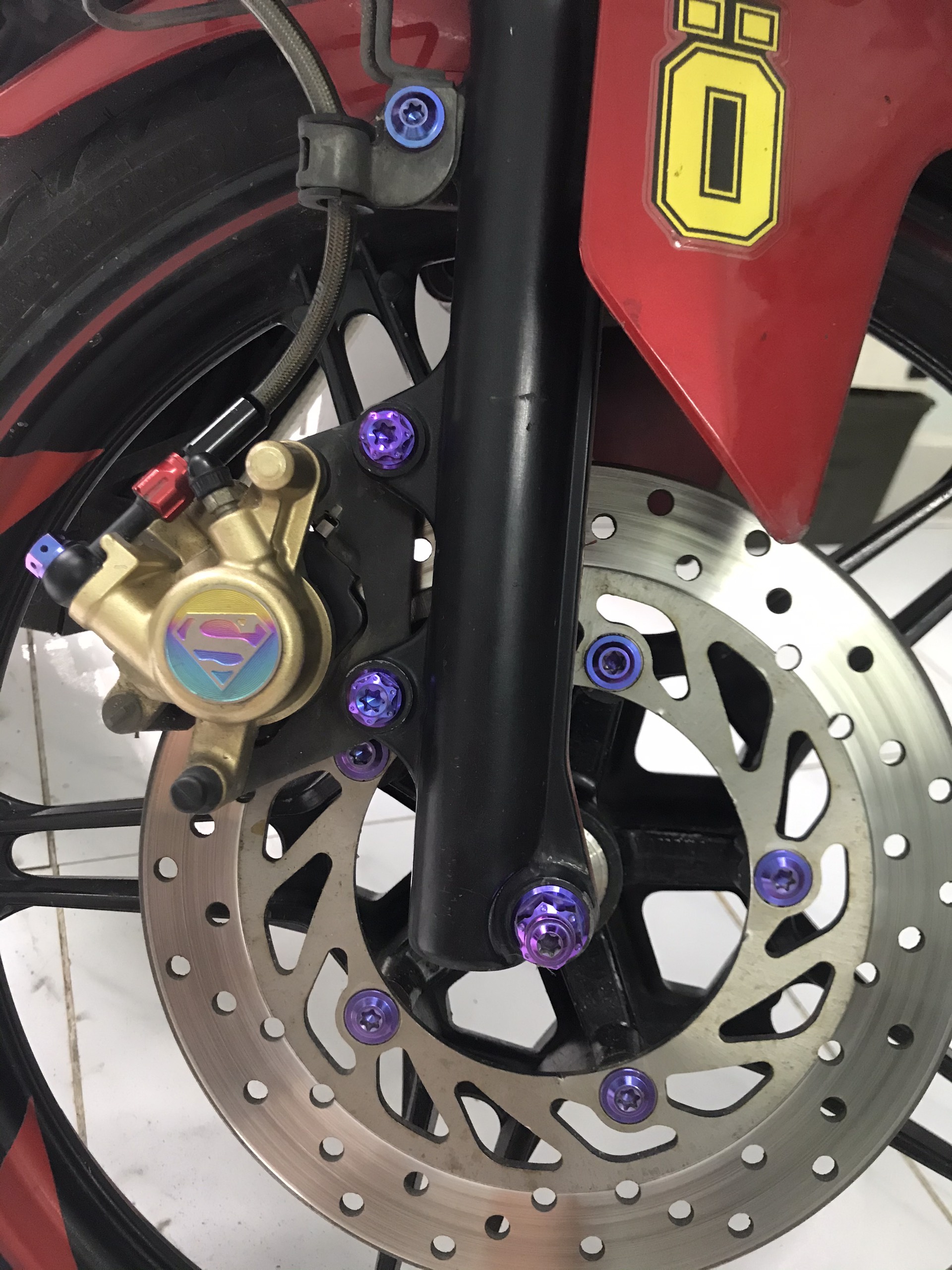 Full ốc chuẩn titanium GR5 dàn chân trước Exciter 150 như hình tặng tem tròn dán heo