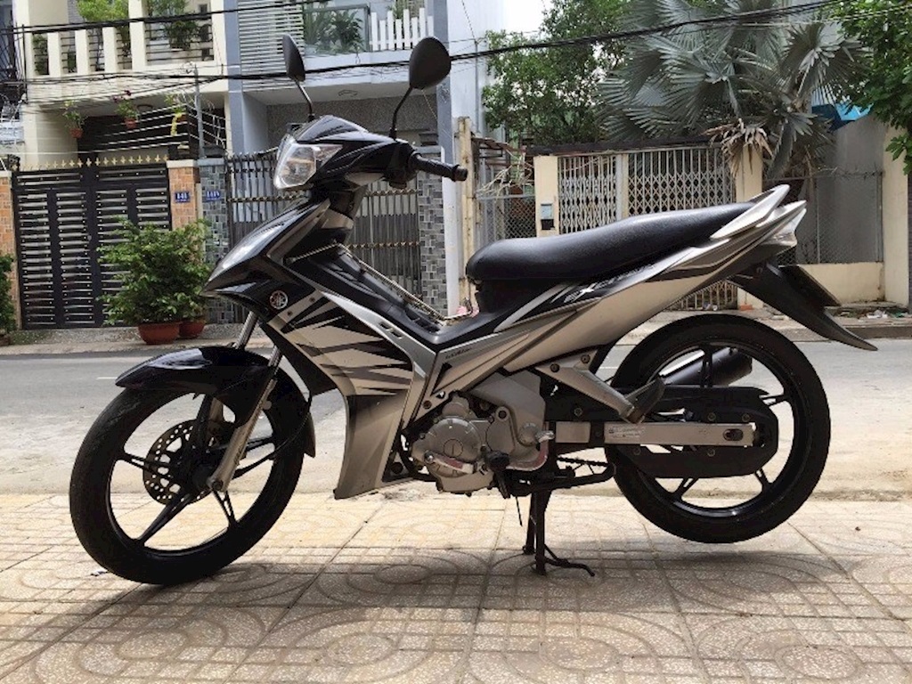 Bình xăng con Exciter 135 đời 4số ( đời đầu )