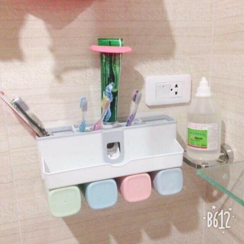 Bộ dụng cụ nhả kem đánh răng kèm 4 cốc lúa mạch