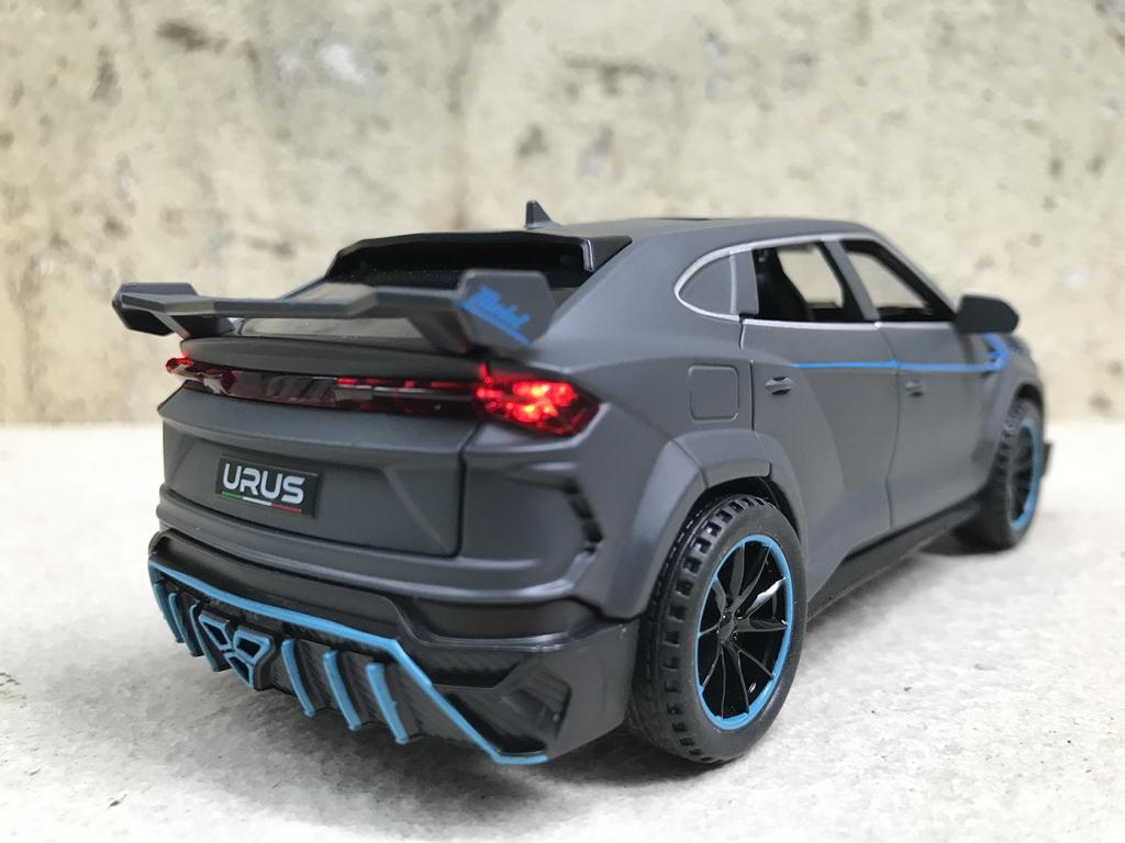 Mô hình xe ô tô Lamborghini URUS 2021 - 1:32