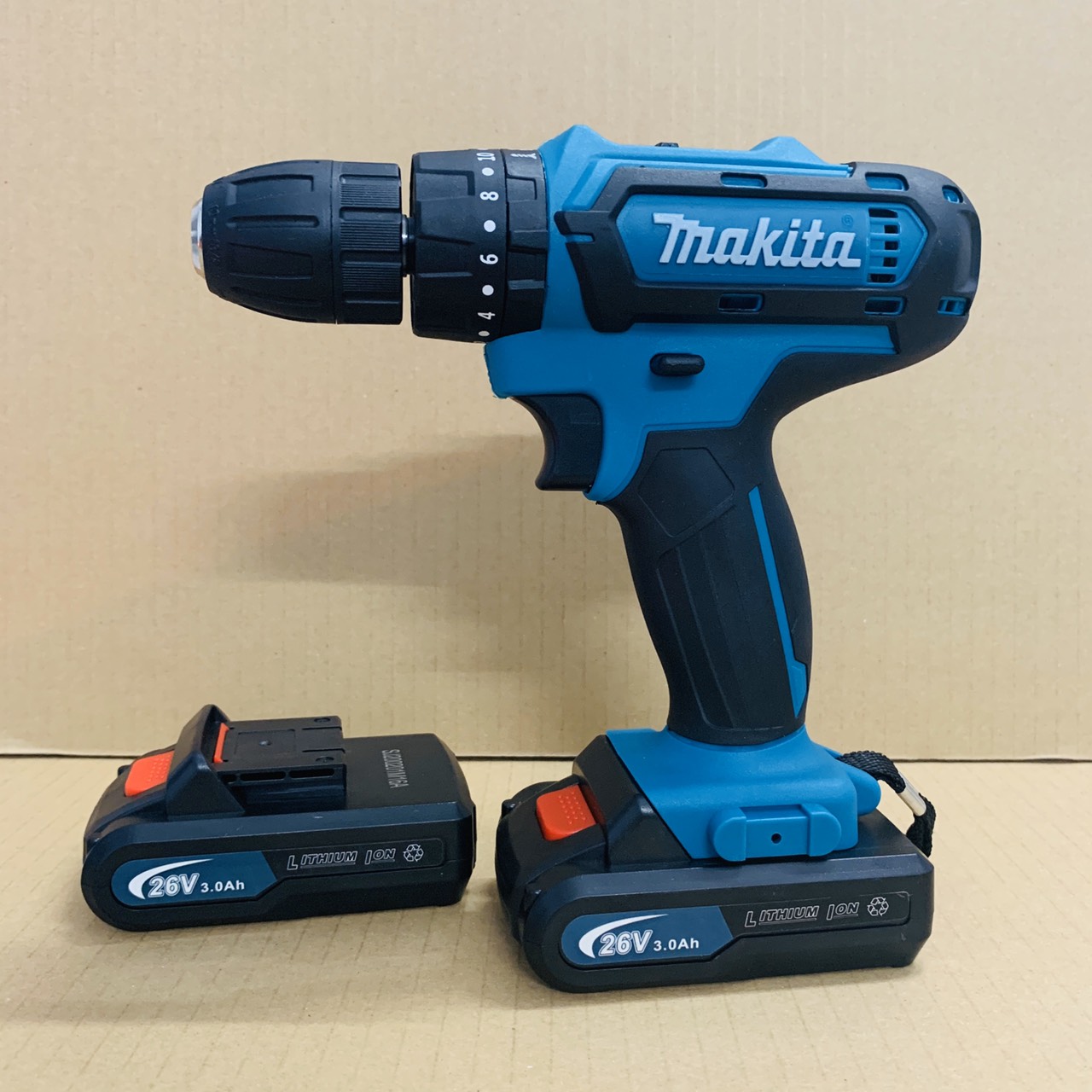 Máy khoan pin có BÚA makita 26v. (kèm 2pin và nhiều phụ kiện)