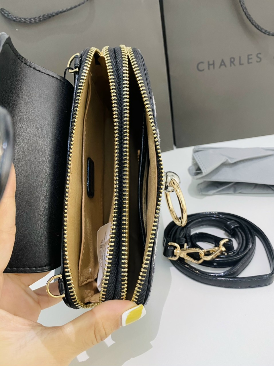 Túi đeo chéo  cao cấp 5 màu PW2-76610038