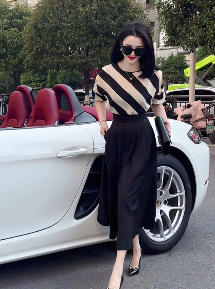 Bộ áo sọc xéo chân váy xòe