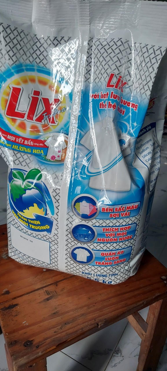 Bột giặt Lix hương hoa Extra 5.5kg- đánh tan vết bẩn