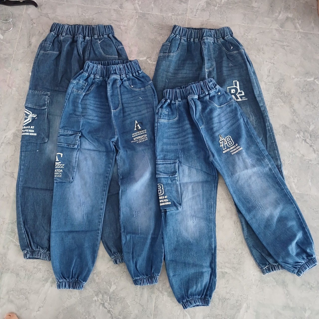 [Hoàn tiền 6%] Quần jean dài mẫu chữ dày mềm giãn đẹp cho bé trai 10-40kg (XẢ KHO GIAO MẪU NGẪU NHIÊN THEO KÍCH THƯỚC KHÁCH NHÉ)