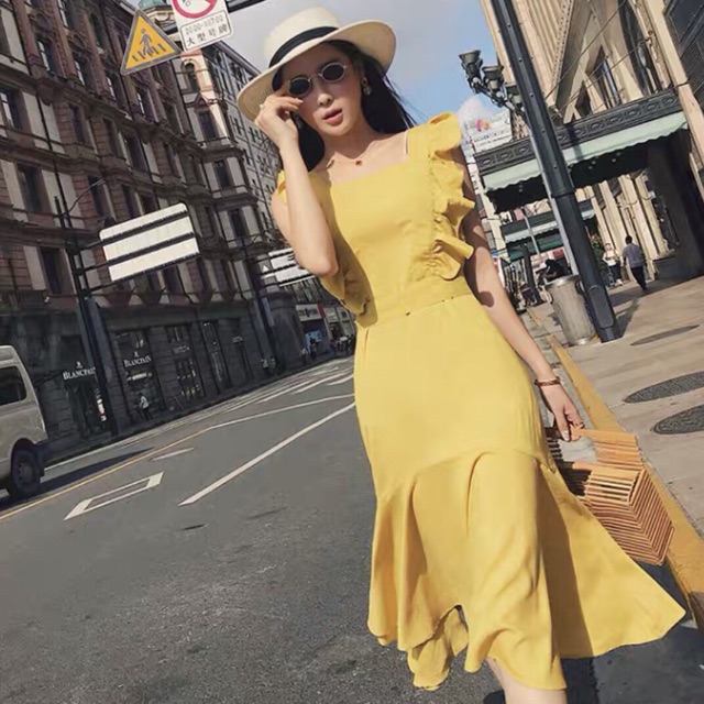Đầm vàng cánh tiên thắt eo