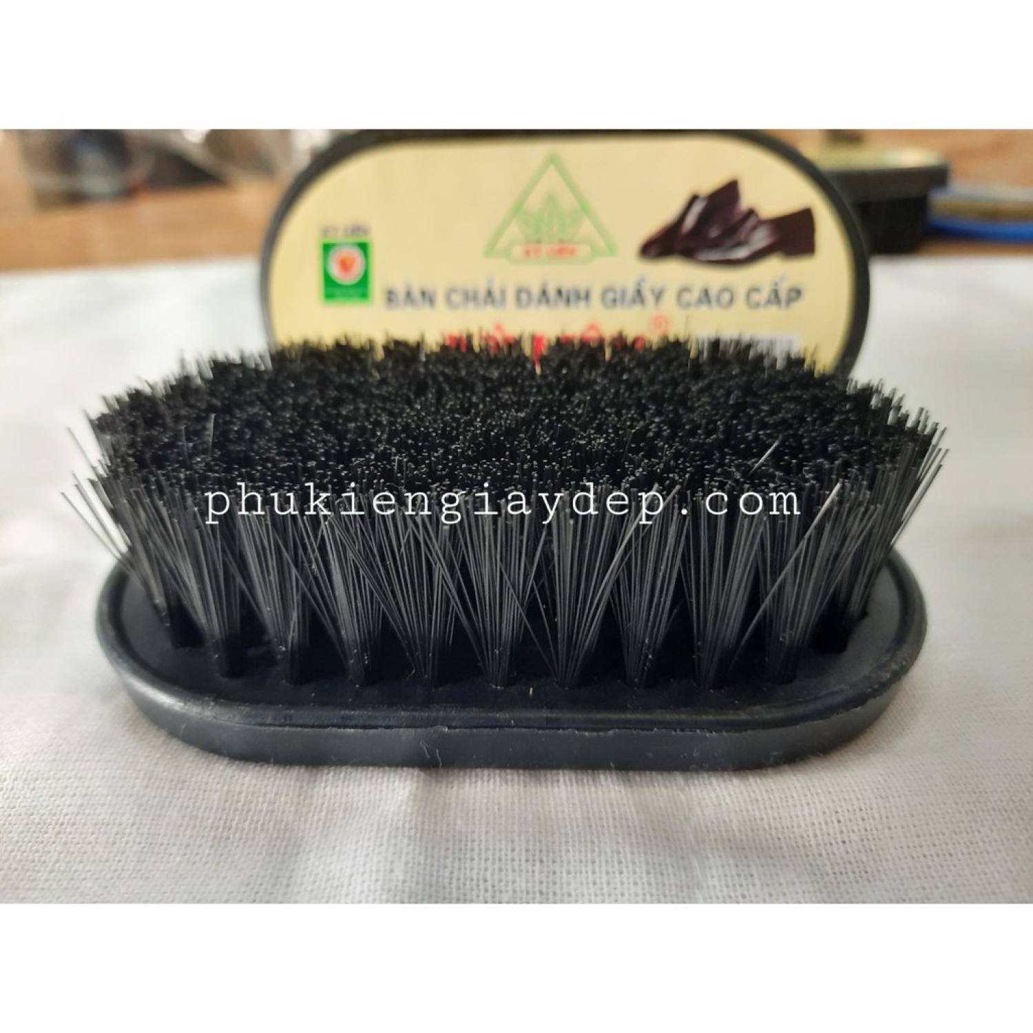 Xi Đánh Giày Không Màu Aromax Hàn Quốc (Tặng kèm bàn chải đánh)