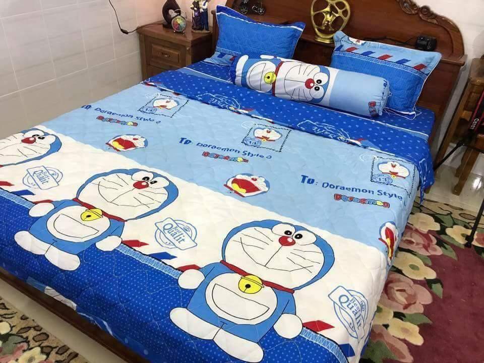 Bộ Ga Gối Poly ( tặng kèm áo gối ôm ) Mẫu Doremon Tem Thư