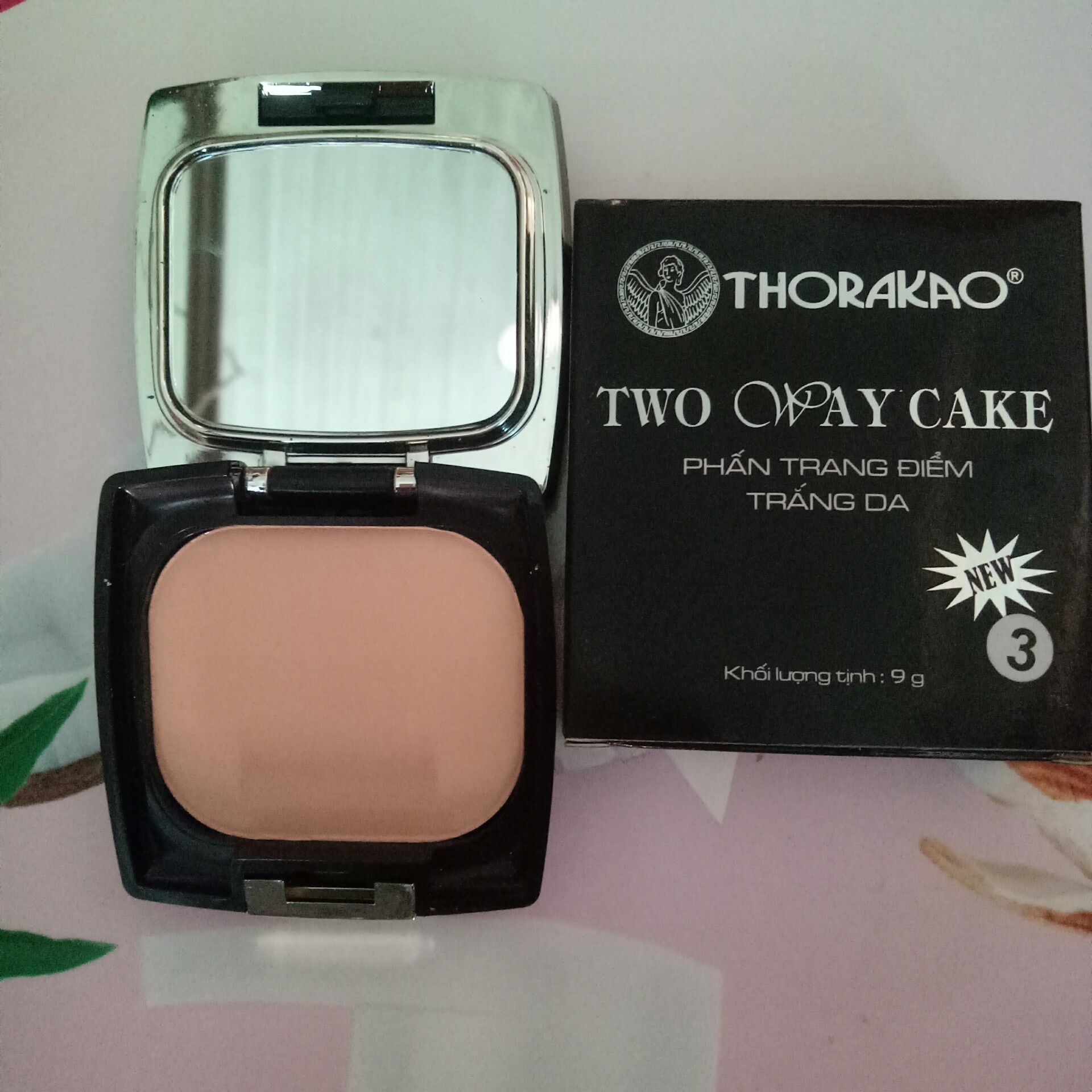 PHẤN TRANG ĐIỂM THORAKAO TRẮNG DA TWO WAY CAKE 9G - SỐ 3