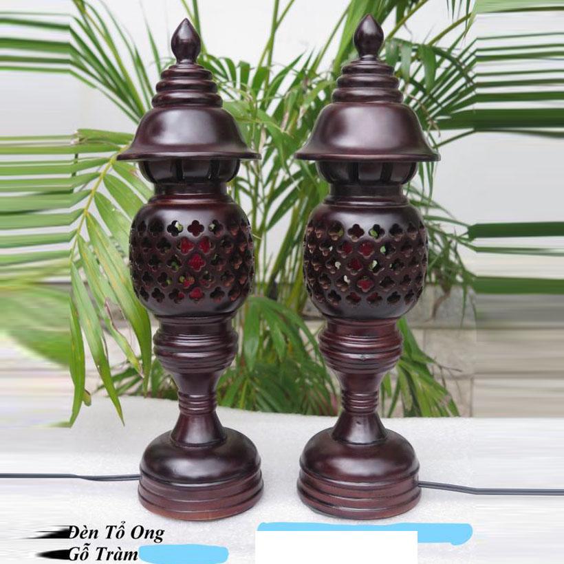 CẶP ĐÈN TỔ ÔNG GỖ TRÀM CAO 34CM MÀU ĐEN NÂU TRANG TRÍ BÀN THỜ