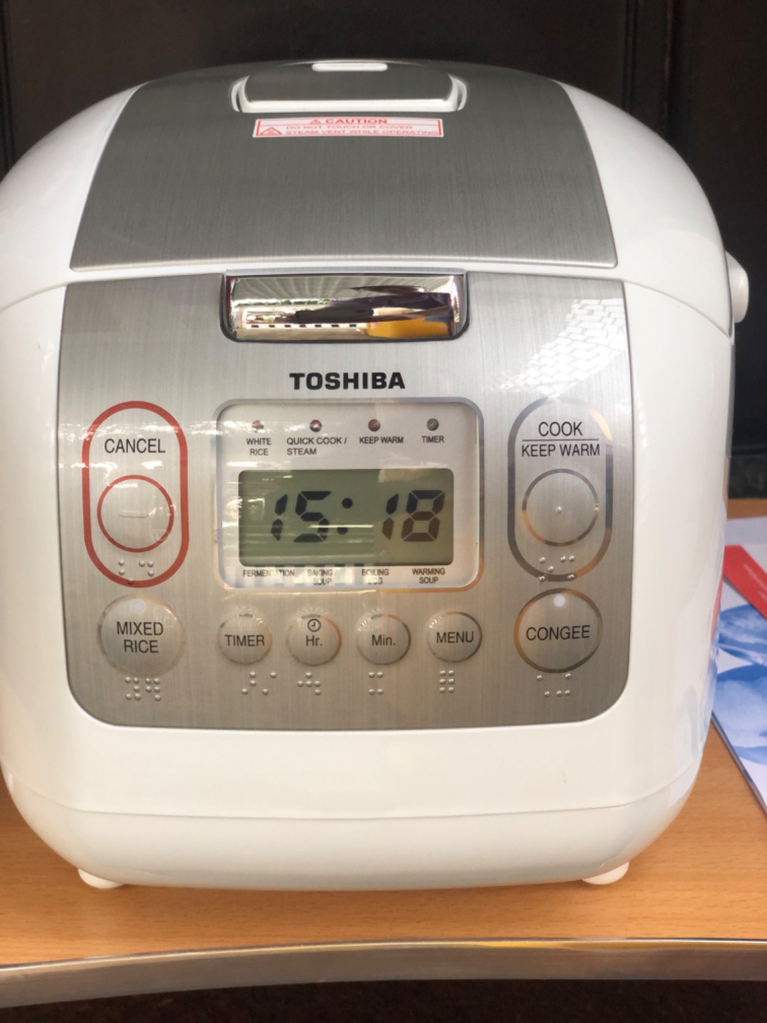 Nồi Cơm Điện Toshiba RC-18NMF  TRẮNG