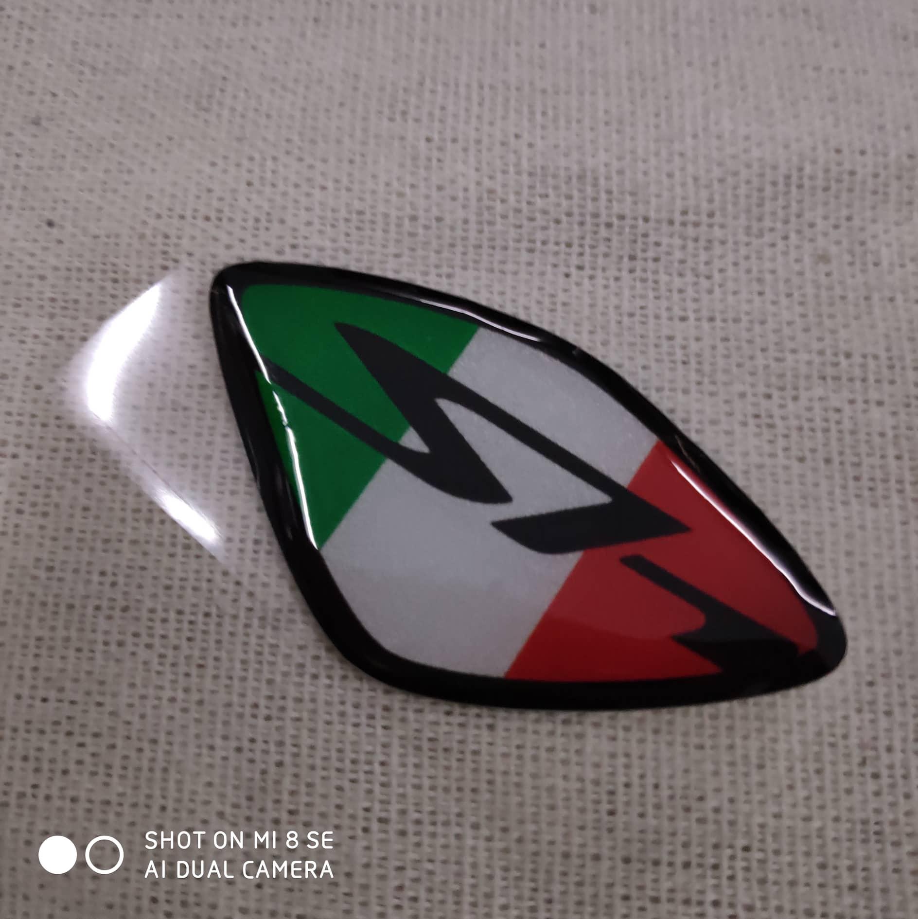 Tem logo chữ sh trang trí xe