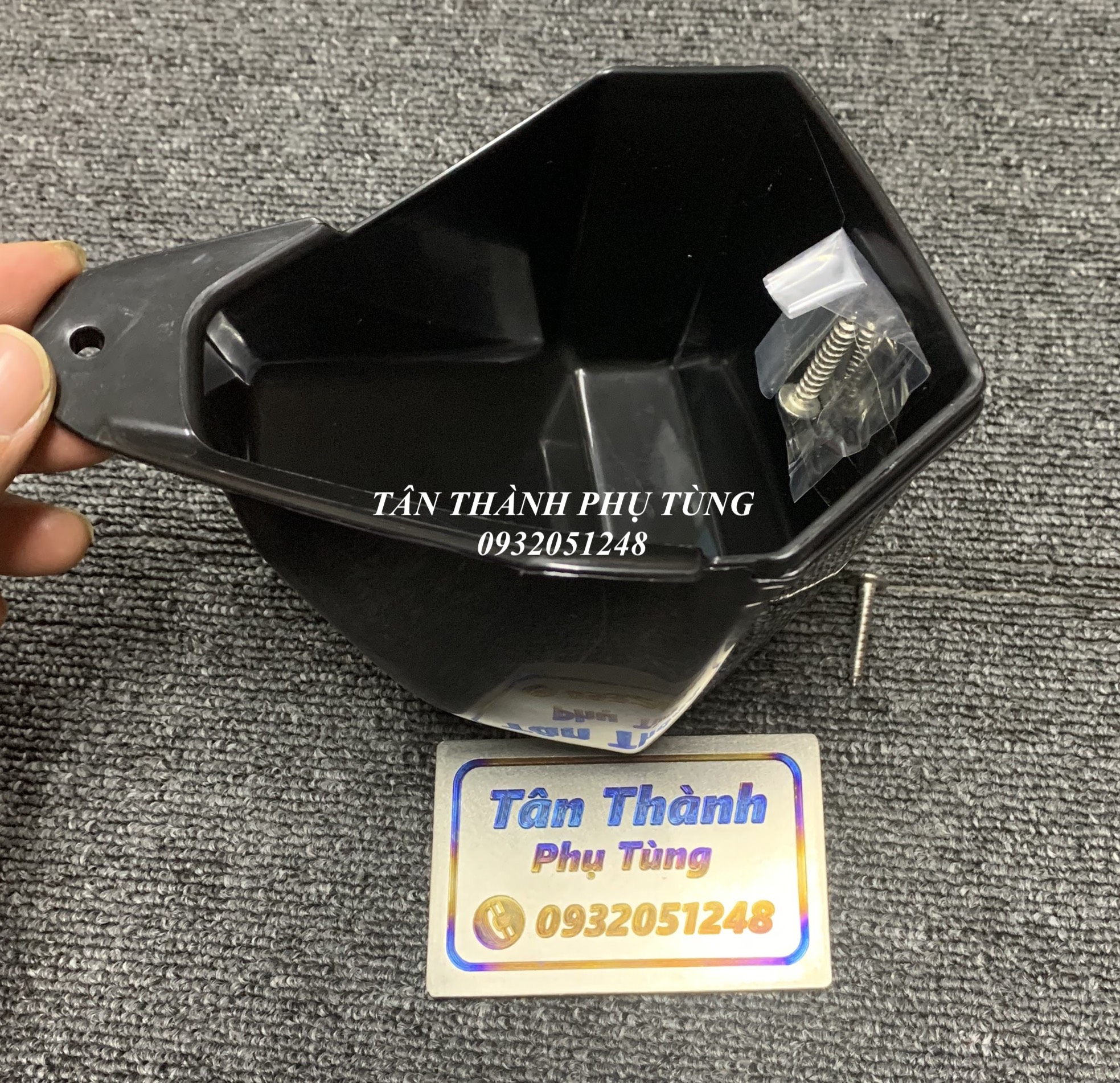 Hộc nhựa đựng đồ Air Blade 2020 kiểu nhựa đen