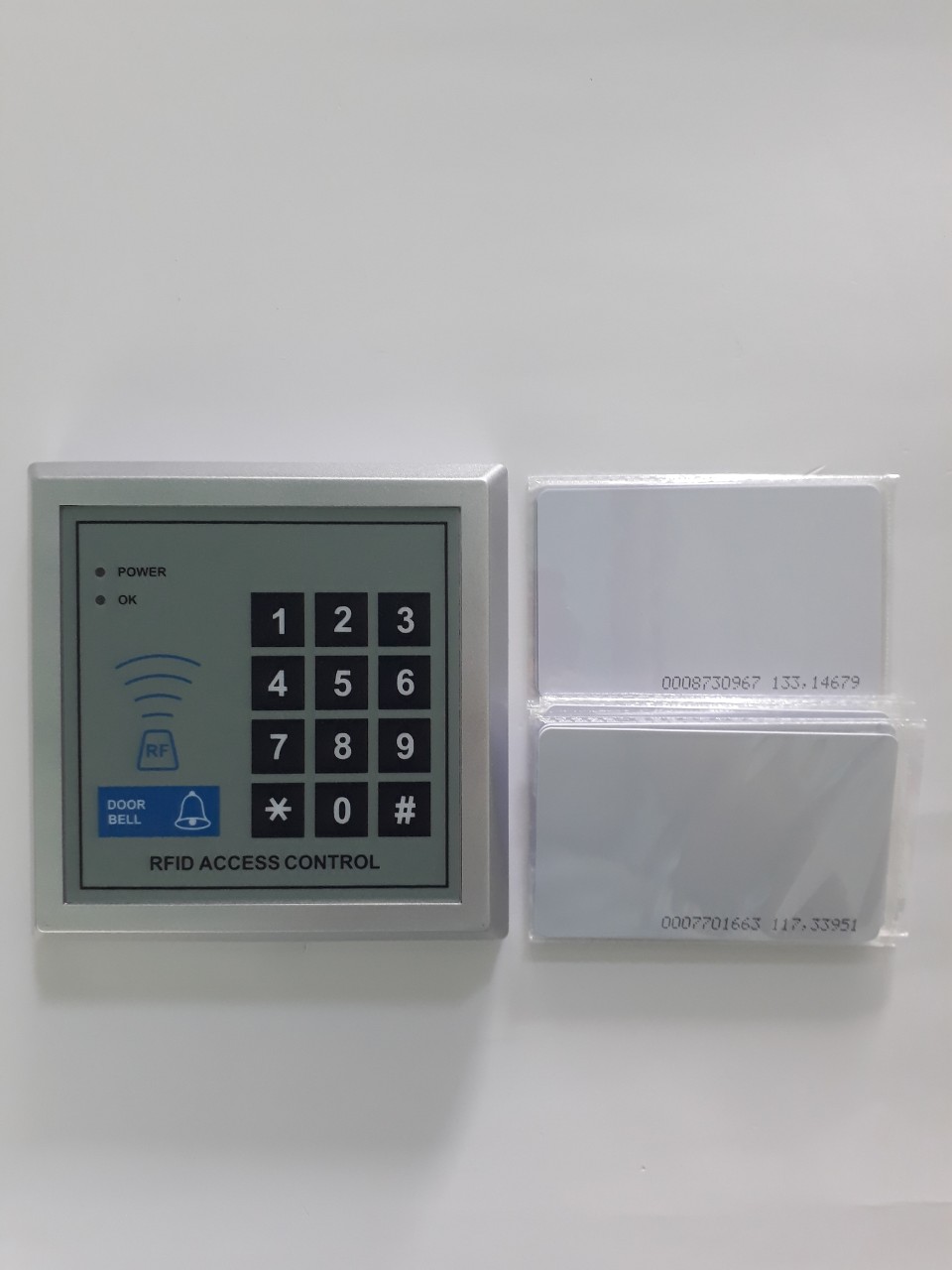 Đầu đọc thẻ từ RFID và bàn phím số tần số + 10 thẻ từ