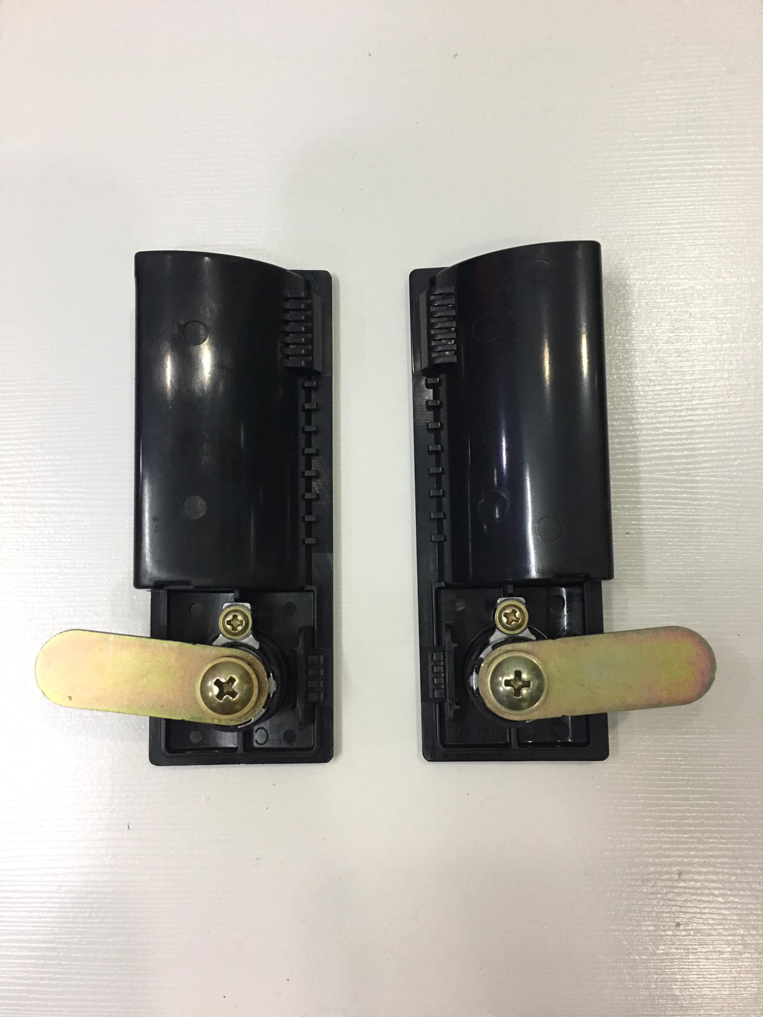 [HCM]Bộ 2 khóa tủ sắt Hòa Phát có tay nắm