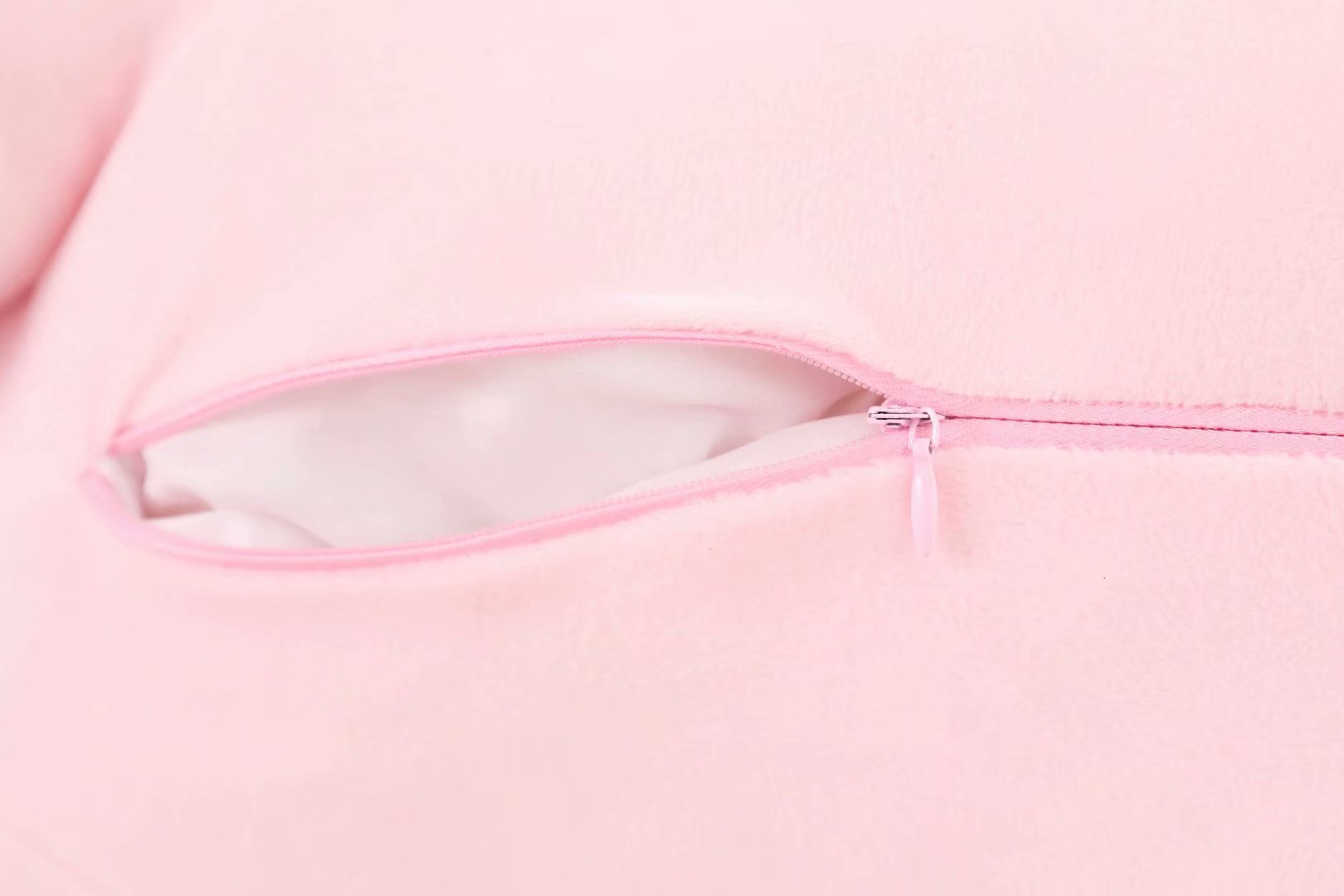 Gối mền gấu bông kỳ lân dài 60cm