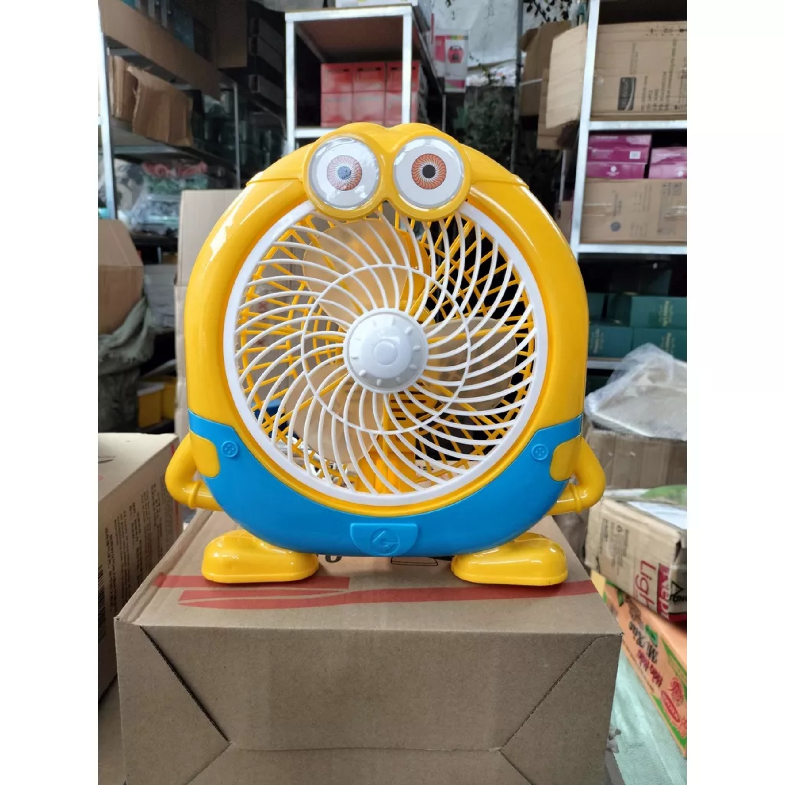 Mini office animal-shaped desktop fan, plug-in mini office desk fan