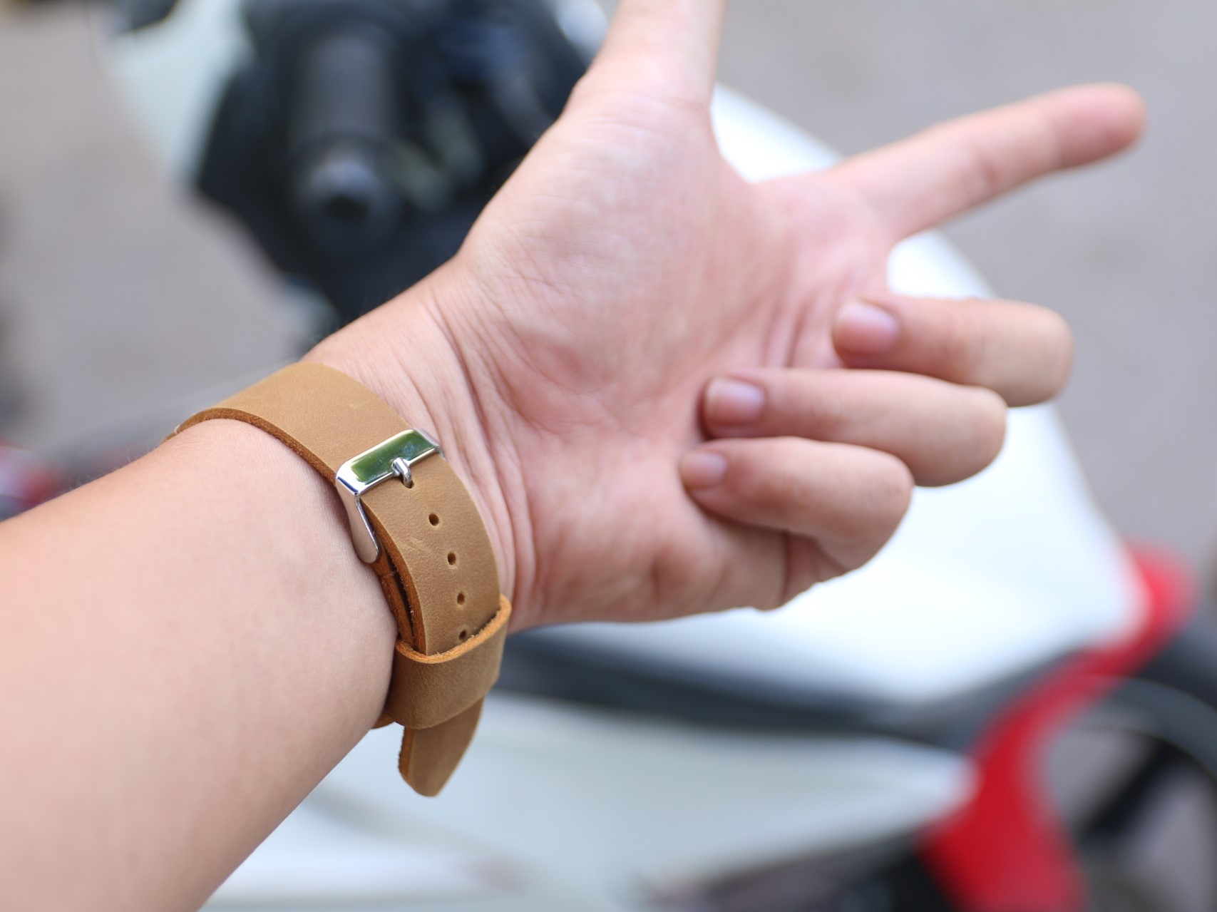 [HCM]Dây đồng hồ da bò sáp handmade Vàng cát cực bụi