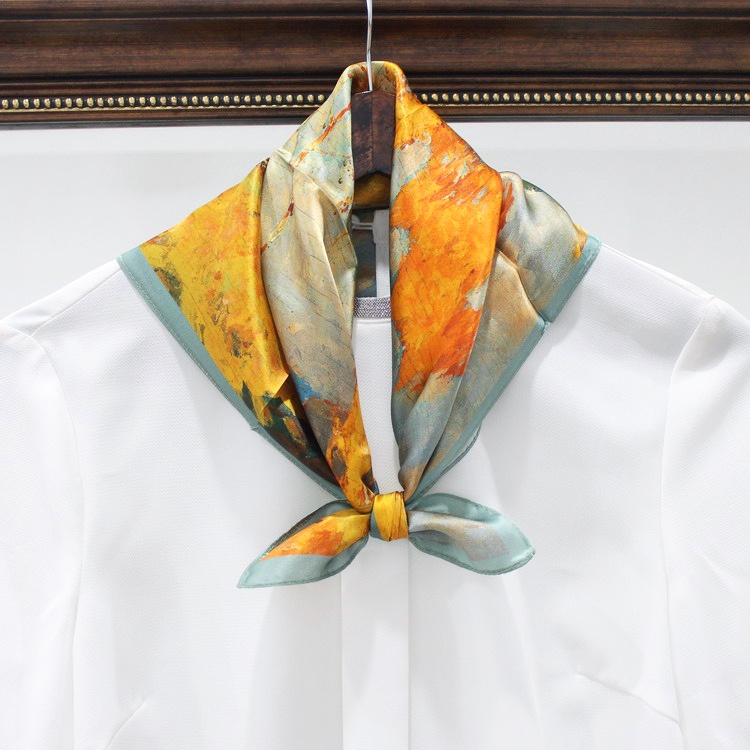 Khăn lụa vuông cam loang 70x70cm THYTHY STORE