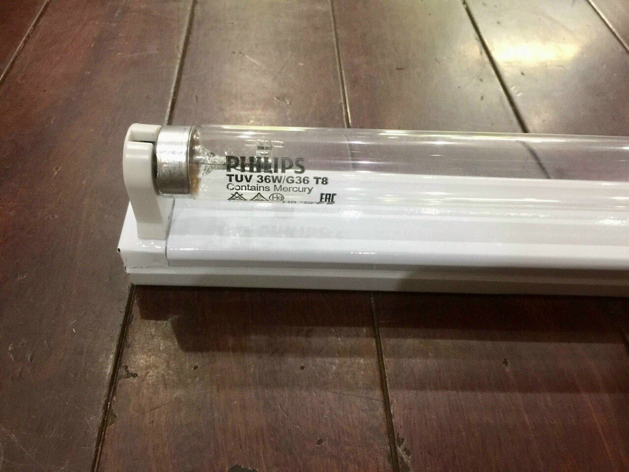 Bóng UV Diệt Khuẩn Philips T8 0m6 (18W ) - 1m2 (36W)
