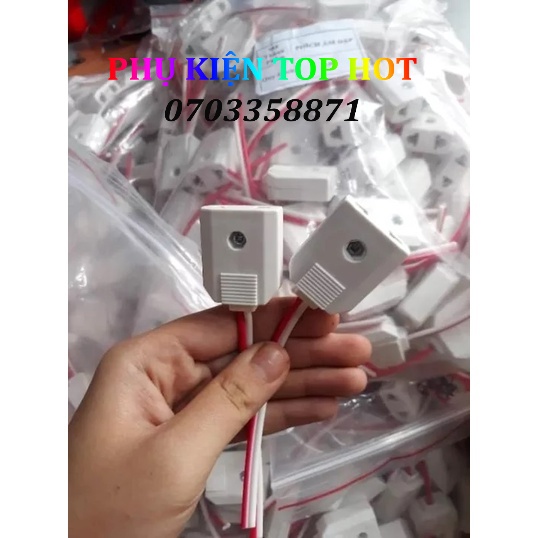 Phích Cái ( phích âm) liền dây lỗ tròn