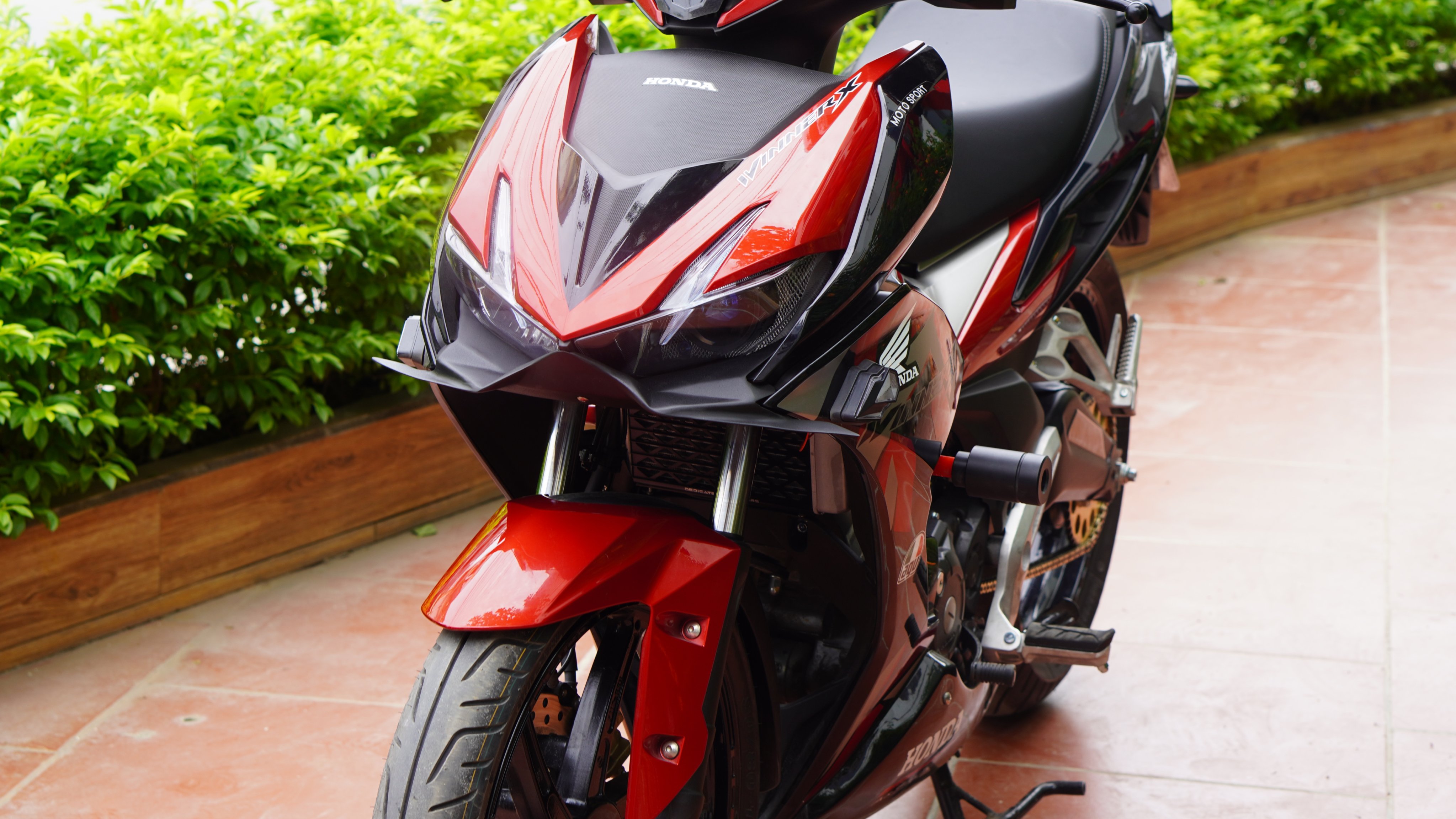 Cánh gió moto GP Winner X