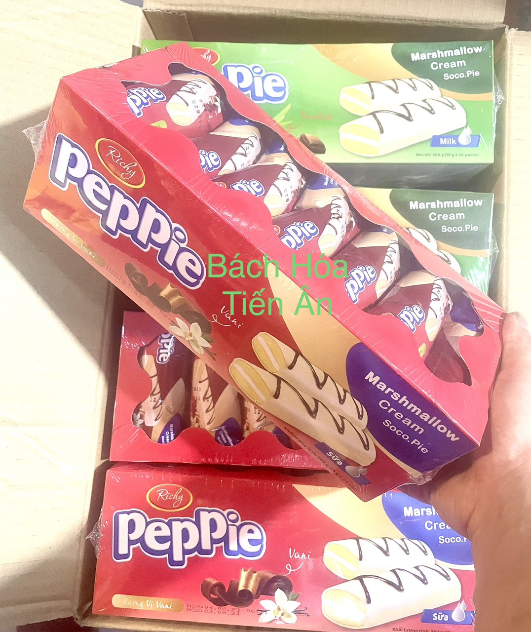 Bánh phủ socola trắng nhân marshmallow  Peppie Richy  khay 360g