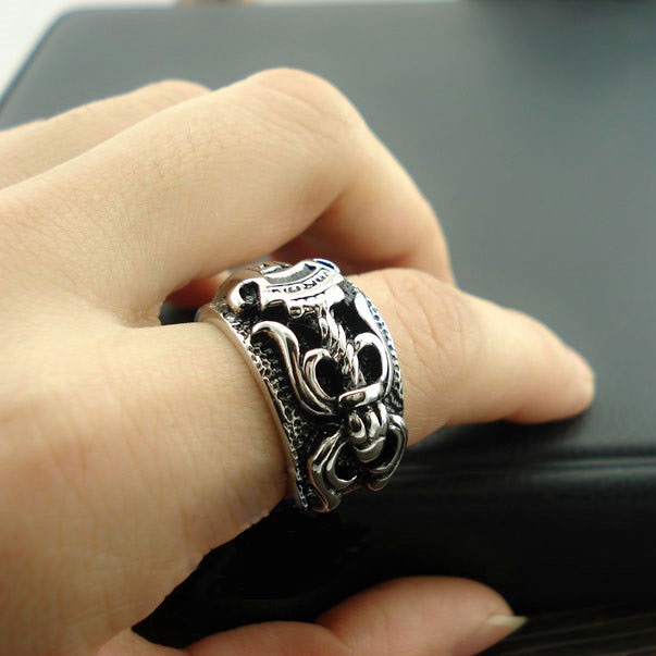 Nhẫn Chrome Heart cây kiếm